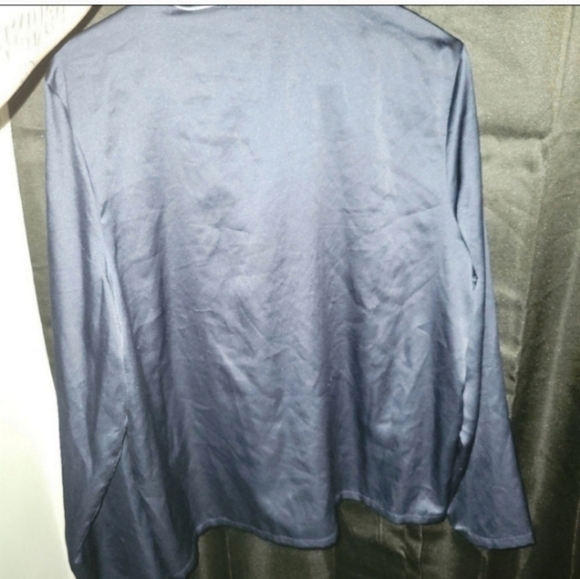 💋5/20 Victorias secret size medium satin top - Picture 2 of 3